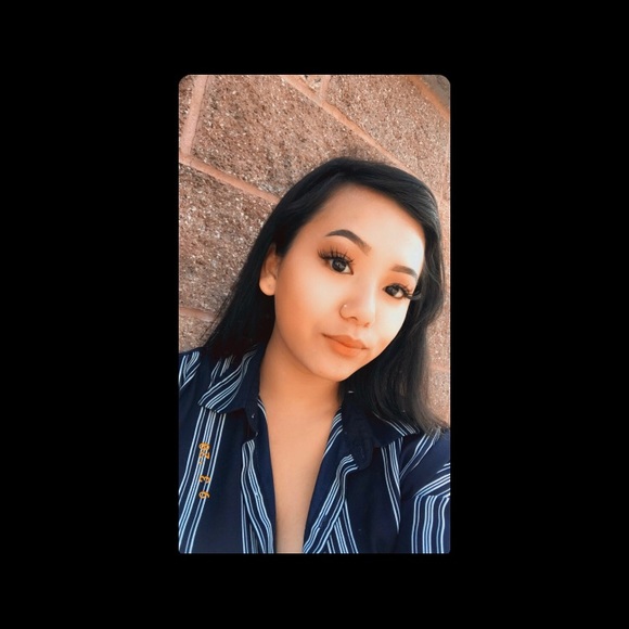 Meet your Posher, Emily - Picture 3 of 3